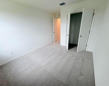 2907 Spanish Cedar Place - Photo Thumbnail 26