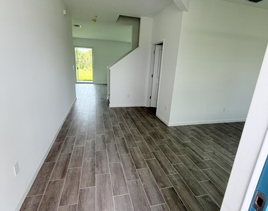 2907 Spanish Cedar Place - Photo Thumbnail 3