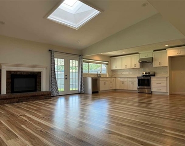 2917 Esquire Lane - Photo Thumbnail 1