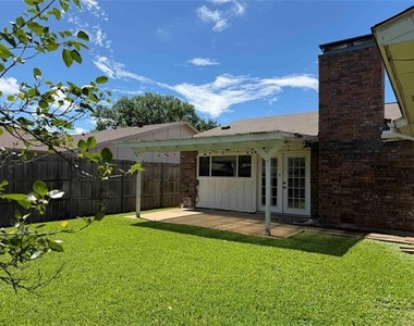 2917 Esquire Lane - Photo Thumbnail 13