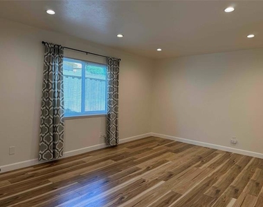2917 Esquire Lane - Photo Thumbnail 7