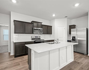 13173 Enclave Parkway - Photo Thumbnail 6