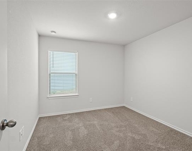 13173 Enclave Parkway - Photo Thumbnail 10
