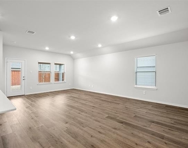 13173 Enclave Parkway - Photo Thumbnail 4