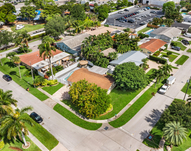 795 Se 17th Street - Photo Thumbnail 18