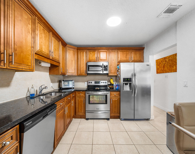 795 Se 17th Street - Photo Thumbnail 19