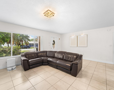 795 Se 17th Street - Photo Thumbnail 7