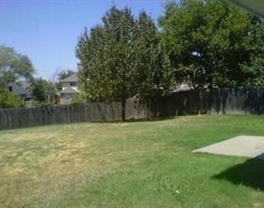 7929 Park Ridge Drive - Photo Thumbnail 12