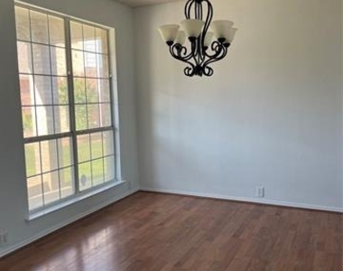 7929 Park Ridge Drive - Photo Thumbnail 7