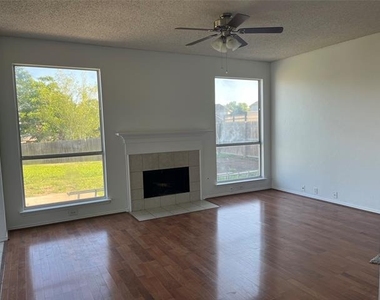 7929 Park Ridge Drive - Photo Thumbnail 2