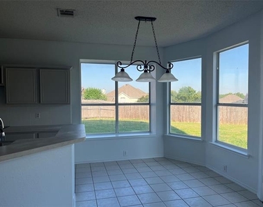 7929 Park Ridge Drive - Photo Thumbnail 6