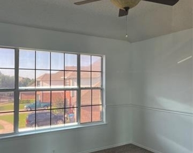 7929 Park Ridge Drive - Photo Thumbnail 9