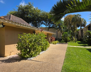 959 Se 2nd Avenue - Photo Thumbnail 22
