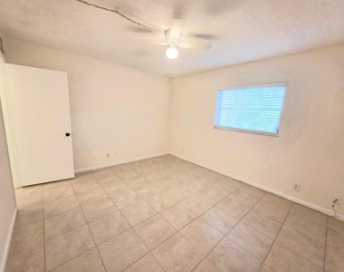 959 Se 2nd Avenue - Photo Thumbnail 17