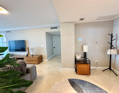18201 Collins Avenue - Photo Thumbnail 21