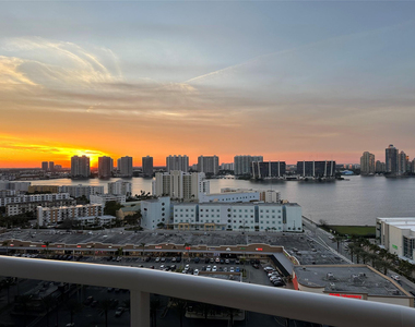 18201 Collins Avenue - Photo Thumbnail 13