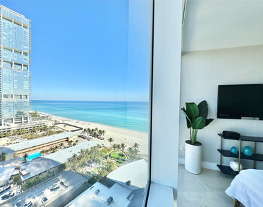 18201 Collins Avenue - Photo Thumbnail 9