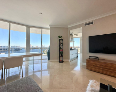 18201 Collins Avenue - Photo Thumbnail 2