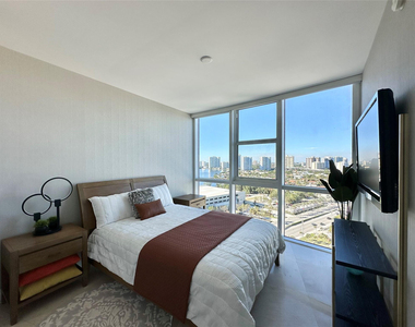 18201 Collins Avenue - Photo Thumbnail 7