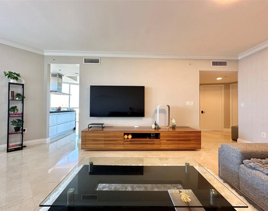 18201 Collins Avenue - Photo Thumbnail 1