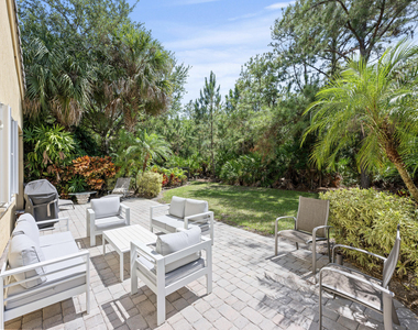 1043 Vintner Boulevard - Photo Thumbnail 9