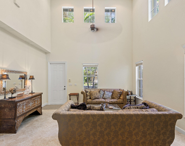 1043 Vintner Boulevard - Photo Thumbnail 16