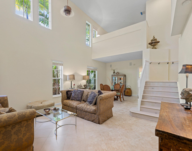 1043 Vintner Boulevard - Photo Thumbnail 18