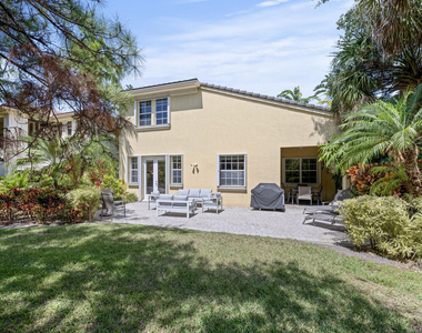 1043 Vintner Boulevard - Photo Thumbnail 6