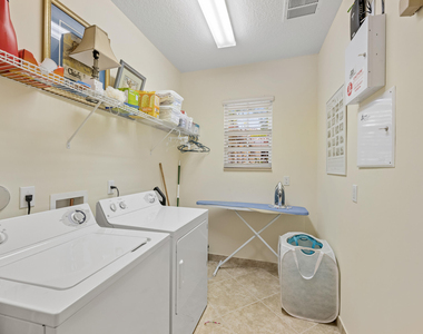 1043 Vintner Boulevard - Photo Thumbnail 54