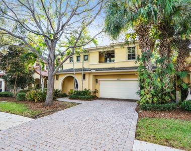 1043 Vintner Boulevard - Photo Thumbnail 1