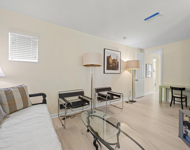 1043 Vintner Boulevard - Photo Thumbnail 43