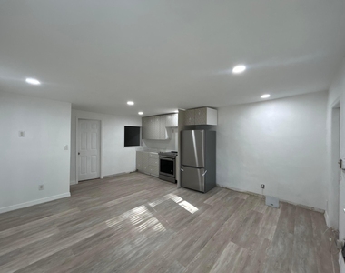 2865 Sw 16th Street - Photo Thumbnail 1