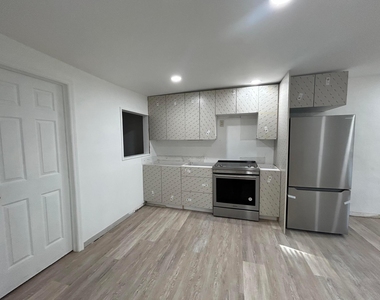 2865 Sw 16th Street - Photo Thumbnail 2