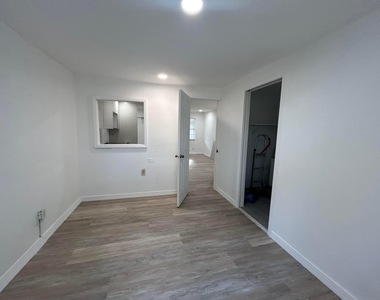 2865 Sw 16th Street - Photo Thumbnail 6