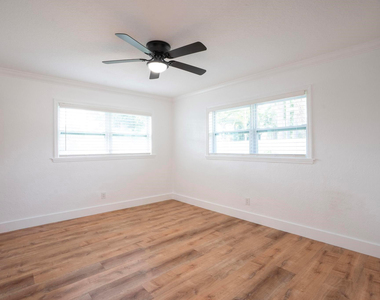 3468 Ne 17th Avenue - Photo Thumbnail 7