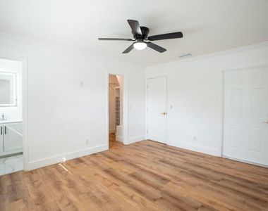 3468 Ne 17th Avenue - Photo Thumbnail 4