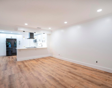 3468 Ne 17th Avenue - Photo Thumbnail 1