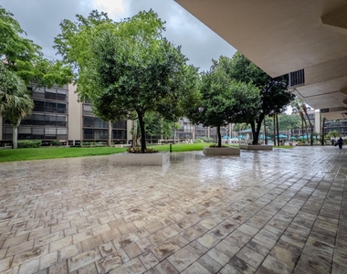2800 N 46th - Photo Thumbnail 21