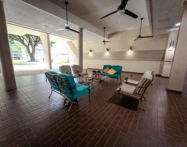 2800 N 46th - Photo Thumbnail 6