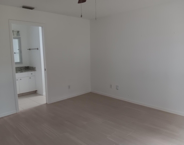 757 Brookedge Terrace - Photo Thumbnail 7