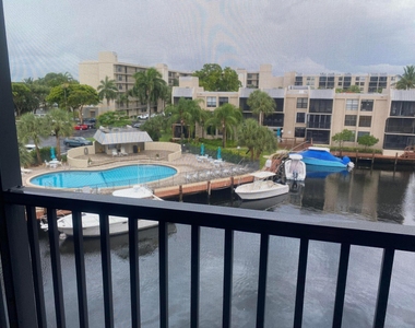 9 Royal Palm Way - Photo Thumbnail 21