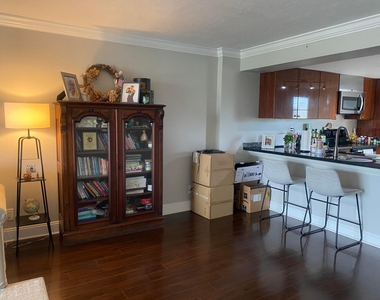 9 Royal Palm Way - Photo Thumbnail 3