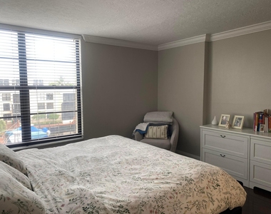 9 Royal Palm Way - Photo Thumbnail 13