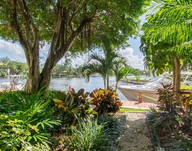 9 Royal Palm Way - Photo Thumbnail 18
