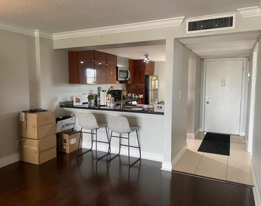 9 Royal Palm Way - Photo Thumbnail 9