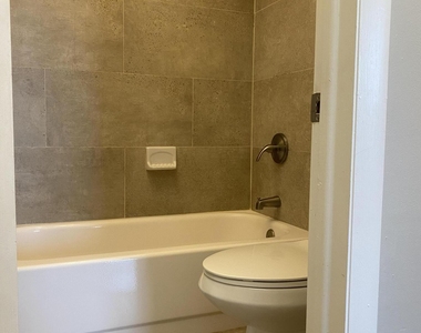 9 Royal Palm Way - Photo Thumbnail 32