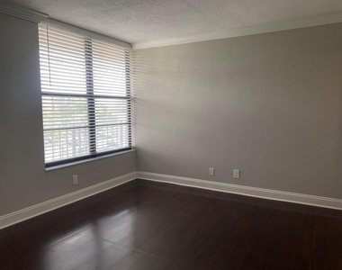 9 Royal Palm Way - Photo Thumbnail 35