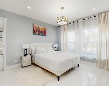 11647 Anhinga Drive - Photo Thumbnail 14