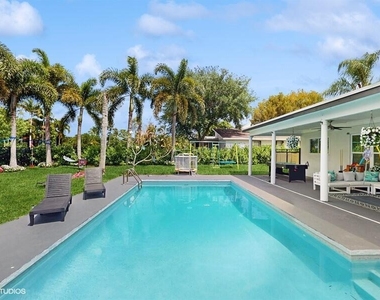 11647 Anhinga Drive - Photo Thumbnail 5