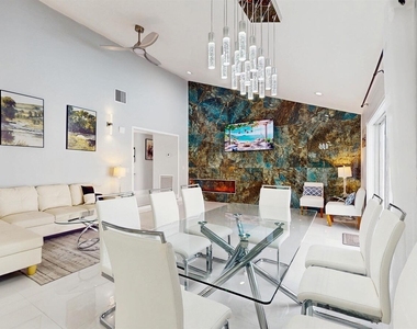 11647 Anhinga Drive - Photo Thumbnail 10